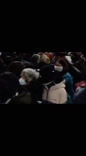 Video: Bệnh nhân chen chúc chờ khám ở bệnh viện Vũ Hán giữa dịch viêm phổi lạ